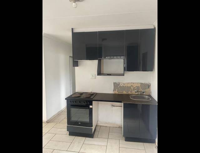 3 BEDROOM PROPERTY TO RENT IN LUFHERENG